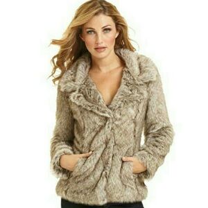 NWOT CoffeeShop Women's Plush Teddy Jacket in Tan